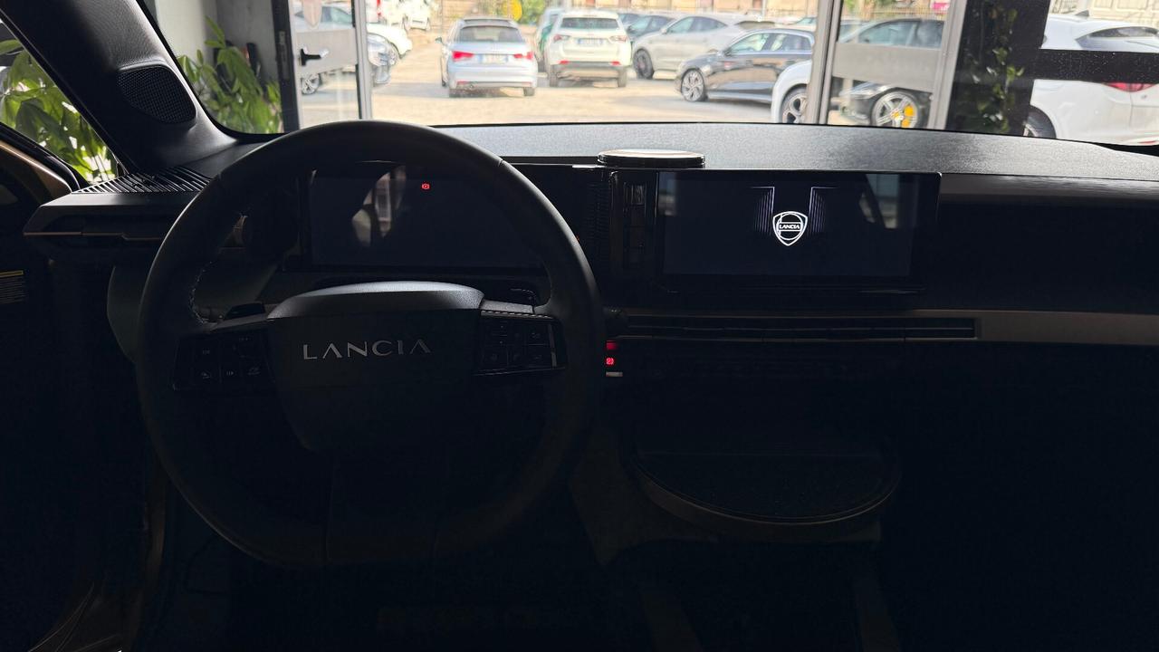 Lancia Ypsilon Hybrid e-DCT