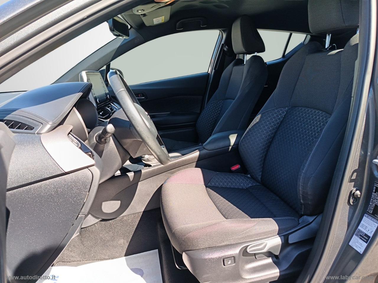 TOYOTA C-HR 1.8 Hybrid E-CVT Business
