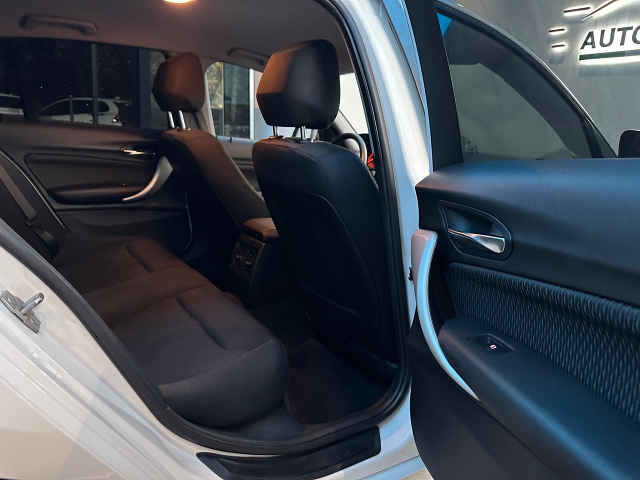 Bmw 116 116d 5p. Urban