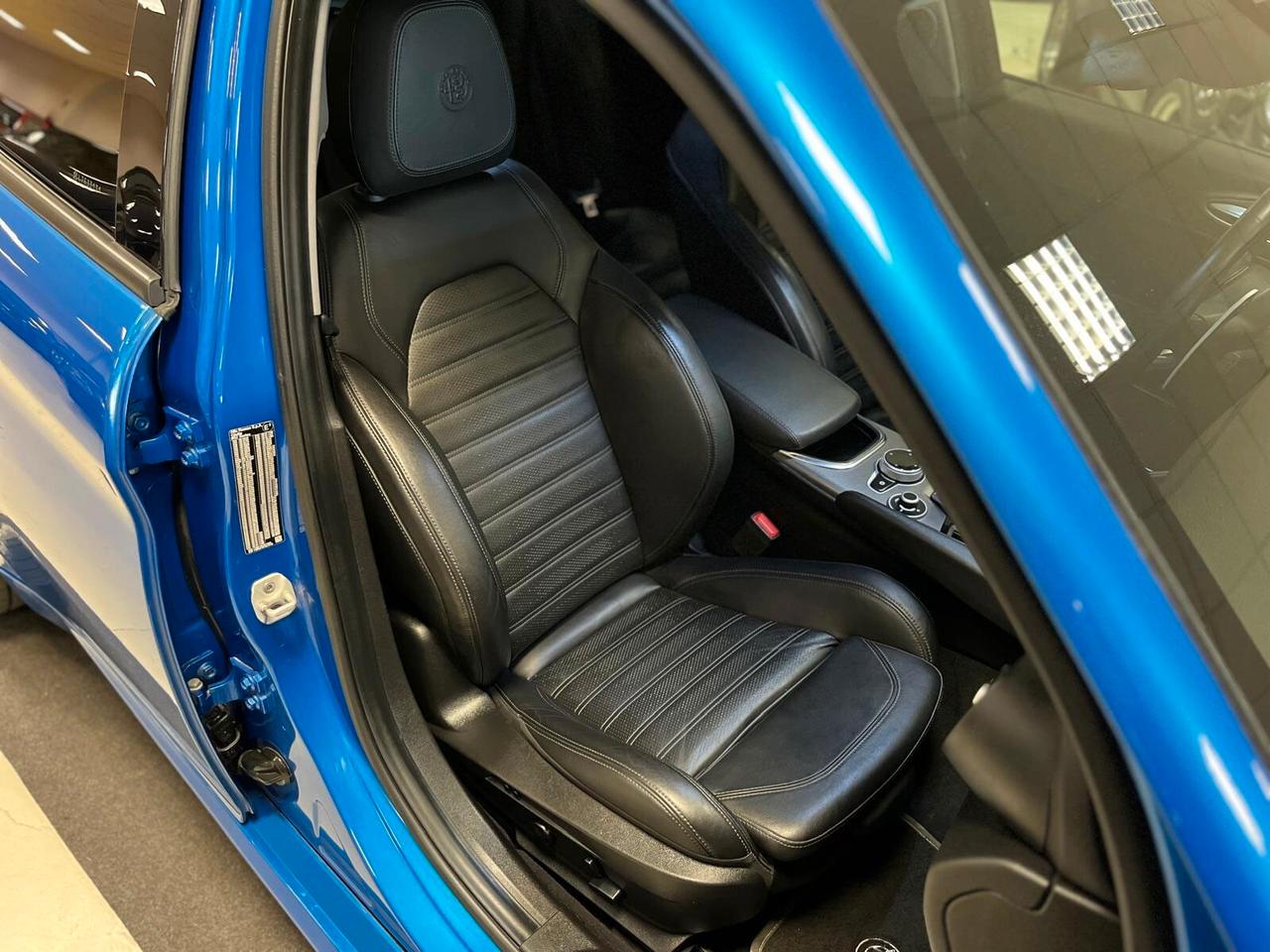 Alfa Romeo Giulia 2.2 Turbodiesel 210 CV AT8 AWD Q4 Veloce