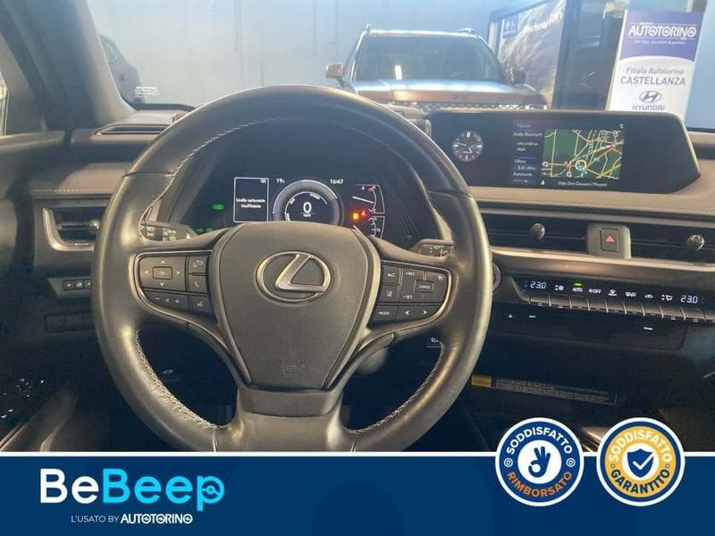 Lexus UX 2.0 PREMIUM 4WD CVT