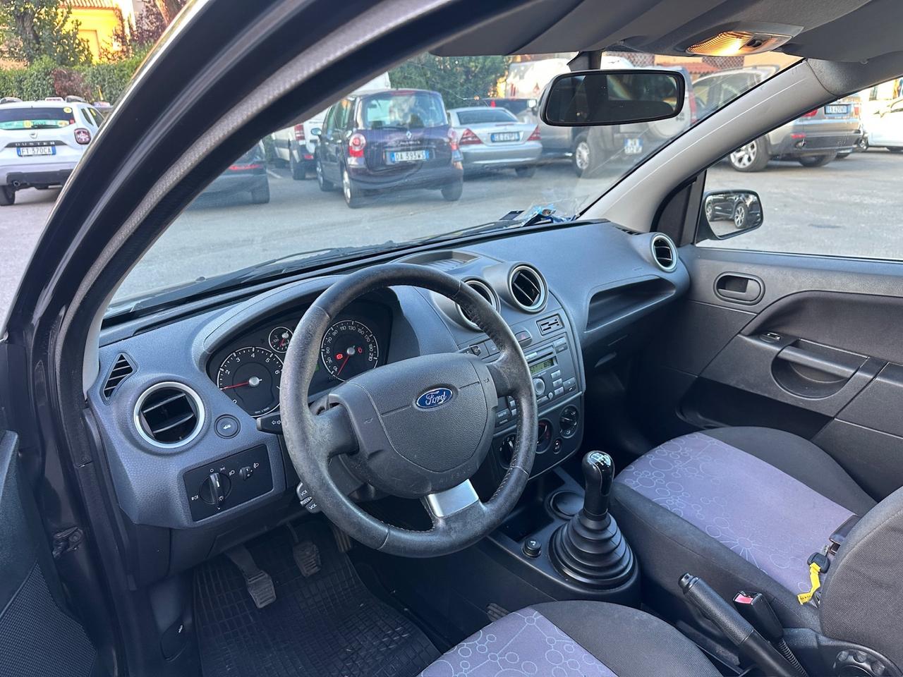 Ford Fiesta 1.2 16V 5p. Ghia X Neopatentati