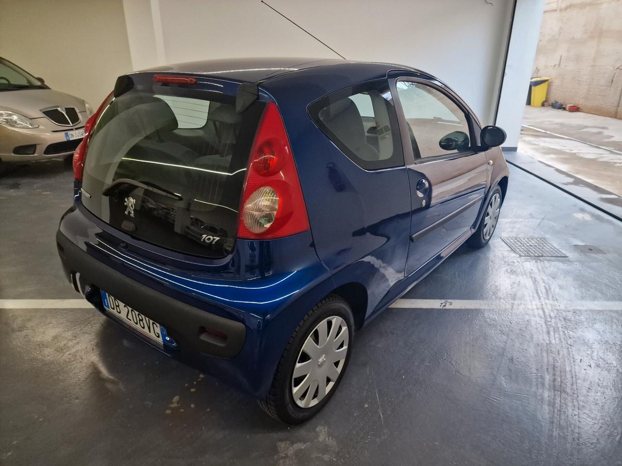 Peugeot 107 1.0 68CV 3p. Plaisir