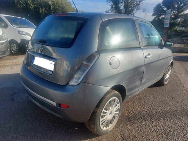 LANCIA Ypsilon 1.3 MJT 75 CV Versus