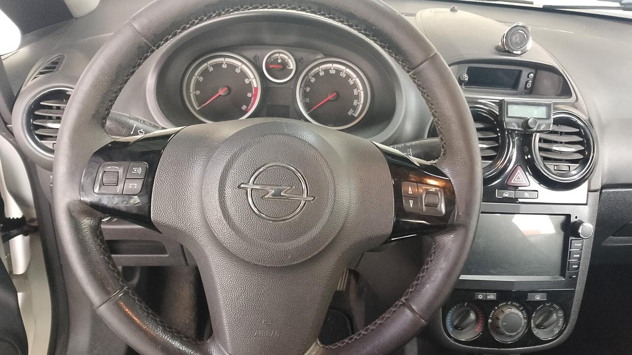 Opel Corsa 1.2 80CV 5 porte GPL-TECH Edition