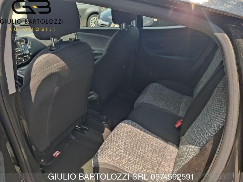 Lancia Ypsilon 1.0 FireFly 5 porte S&S Hybrid Silver
