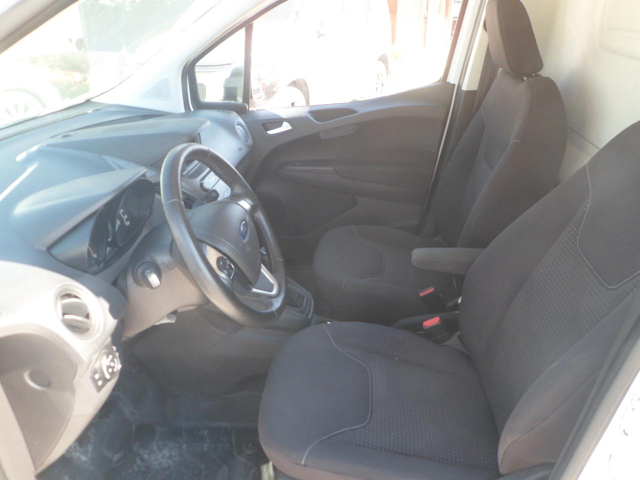 Ford Transit Courier furgone