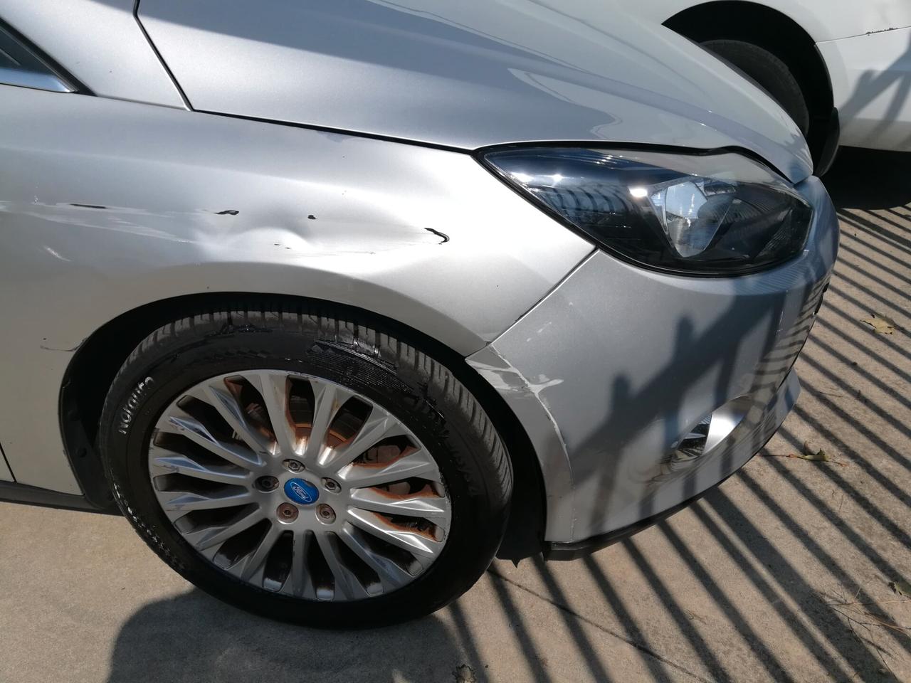 Ford Focus 1.6 Benz. EURO 5 125 CV SW Titanium SOLO PER COMMERCIANTI