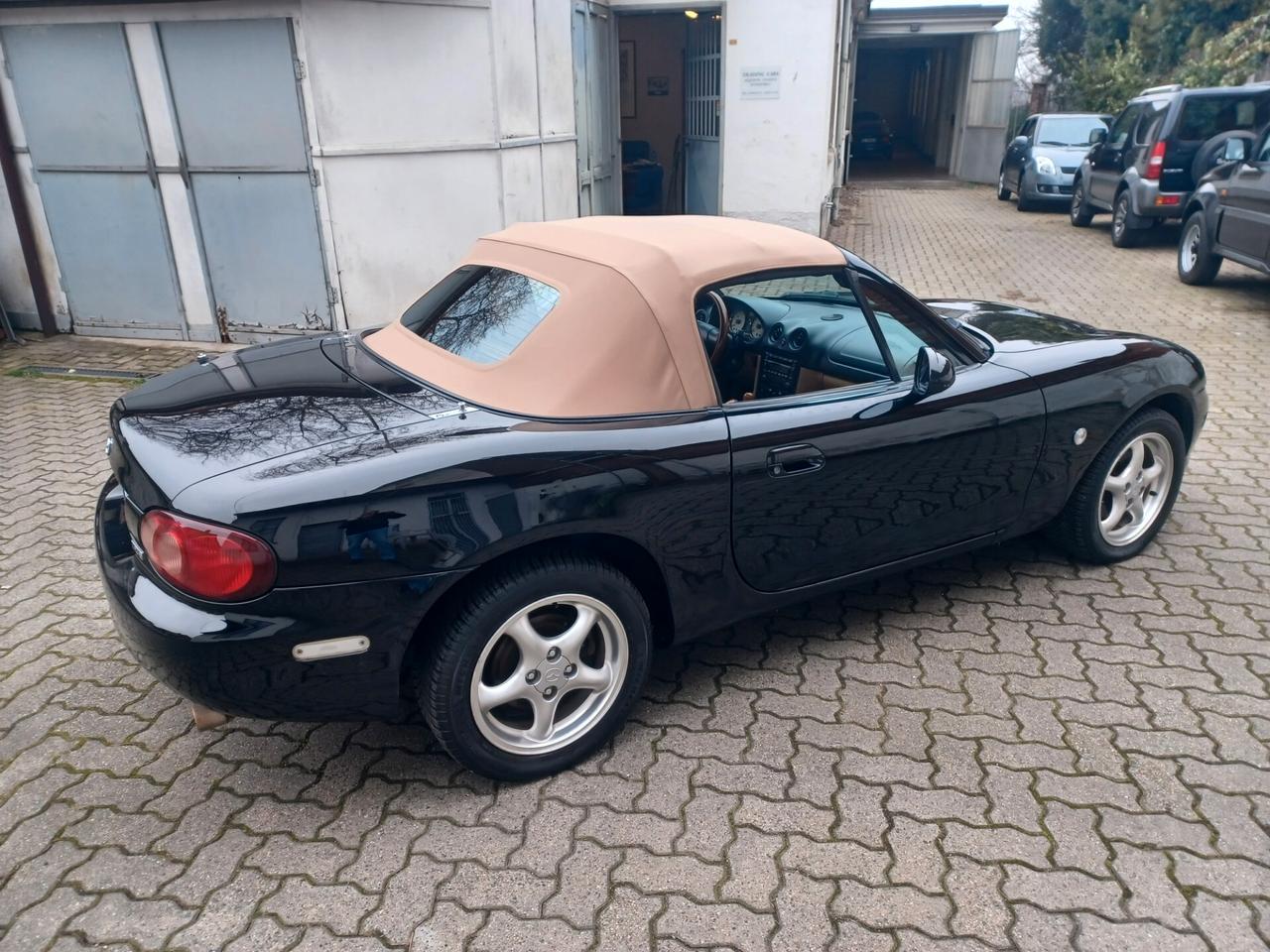 Mazda MX-5 1.6i 16V cat