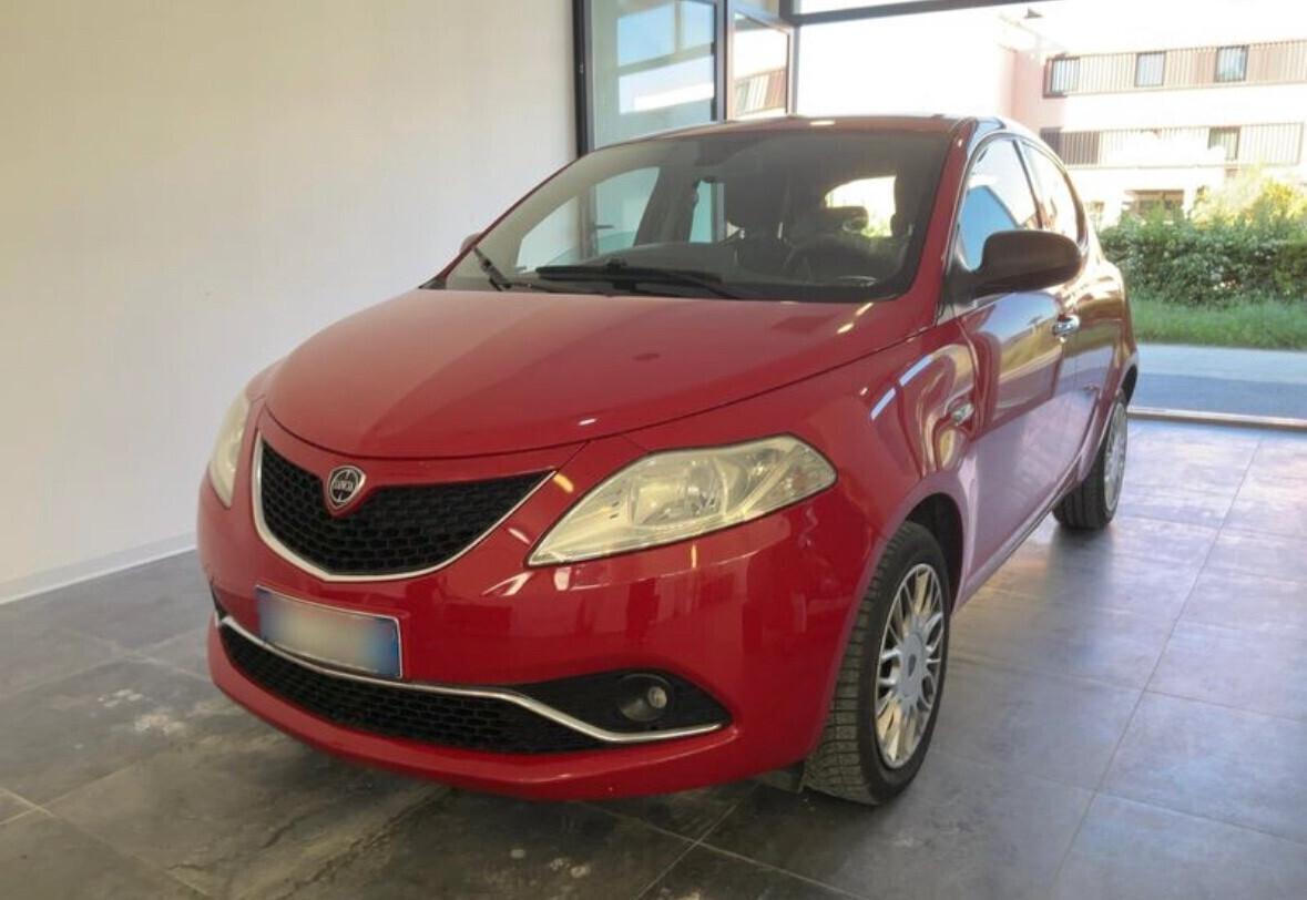 Lancia Ypsilon 0.9 TwinAir 85 CV 5 porte S&S Platinum