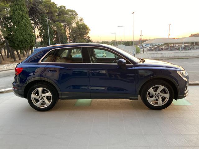 AUDI Q3 35 2.0 TDI S tronic Business Advanced COCKPIT