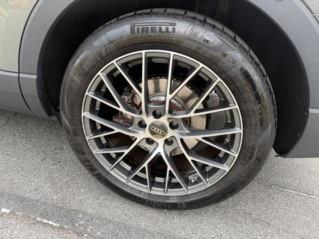 Audi Q3 45 TFSI e S tronic Business
