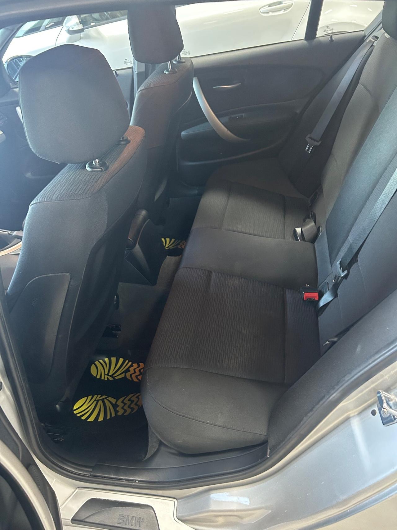 BMW 118d 143 cv “RESTYLING/LED/SENSORI PARK”-2009