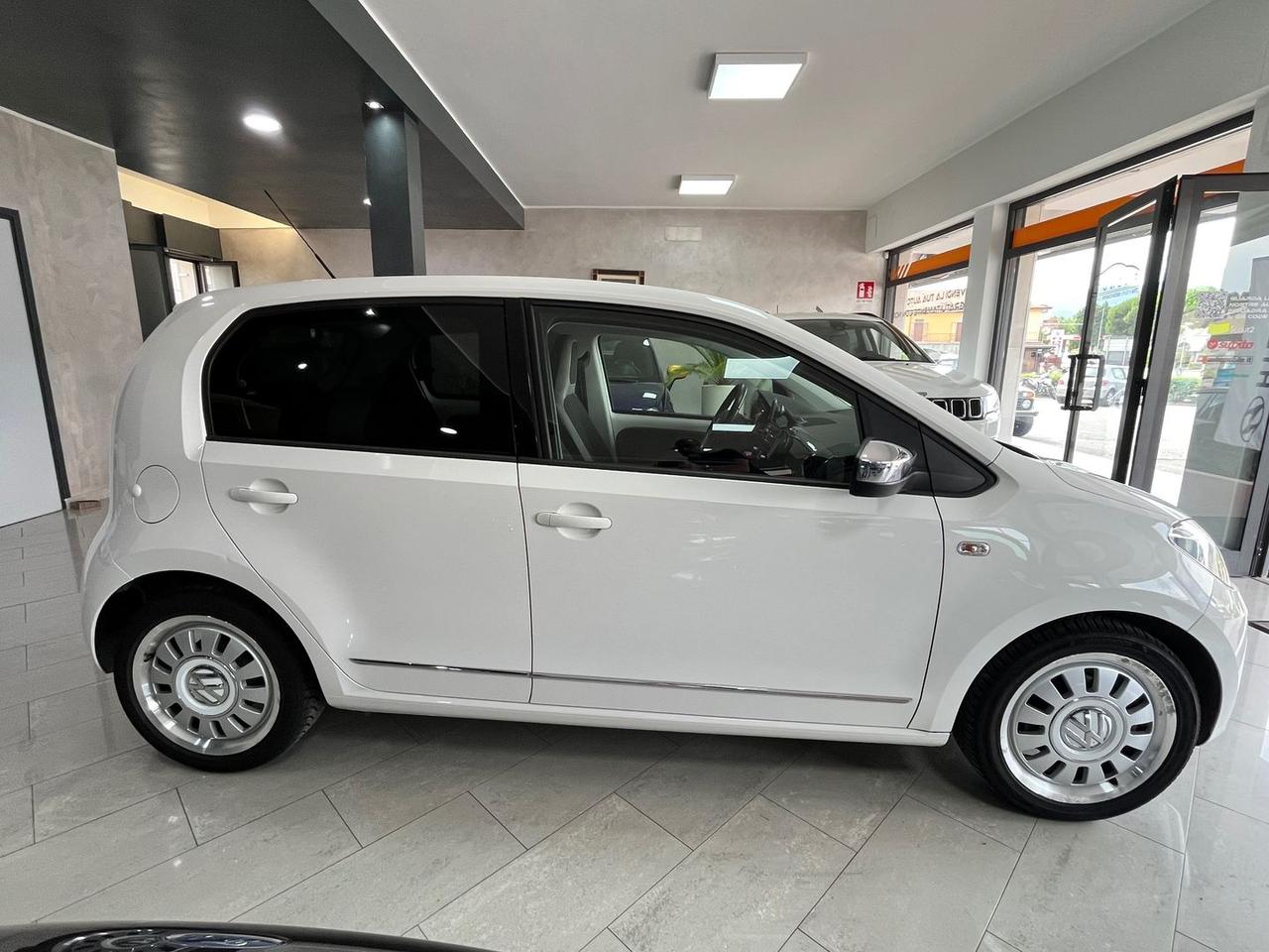 Volkswagen up! 1.0 75 cv #5636