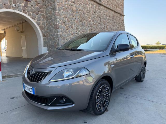 LANCIA Ypsilon GOLD+NAVI CARPLAY+SENSORI+LED