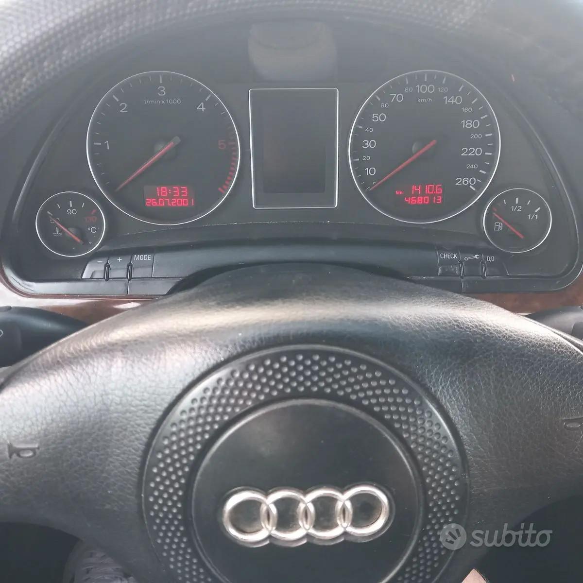 AUDI A4 1.9 TDI (GANCIO DI TRAINO)