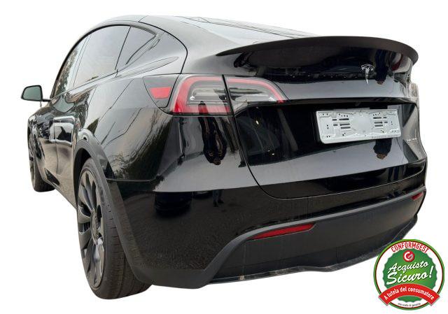 TESLA Model Y Performance AWD IN ARRRIVO