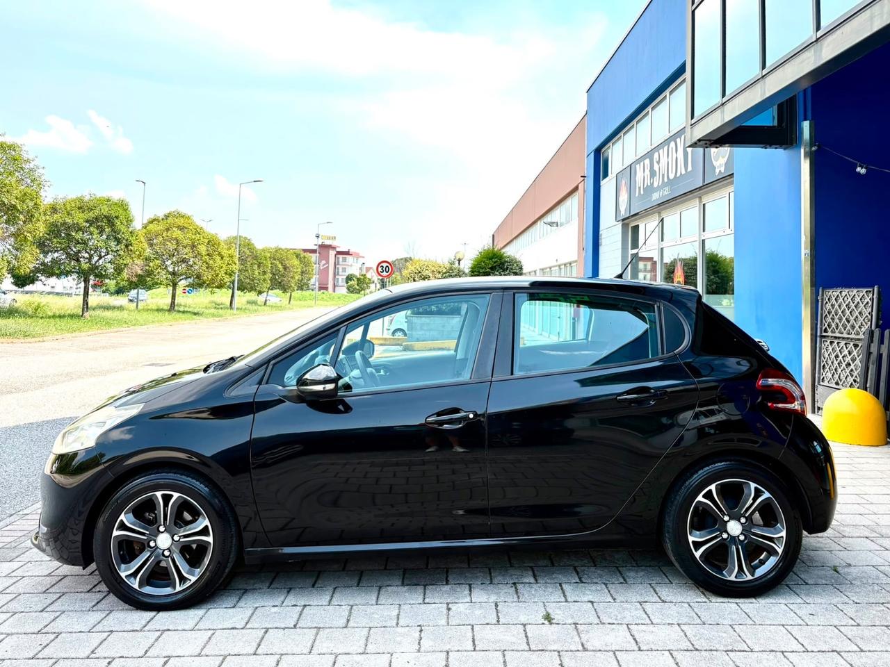 Peugeot 208 5p 1.2 82cv ok neopatentati
