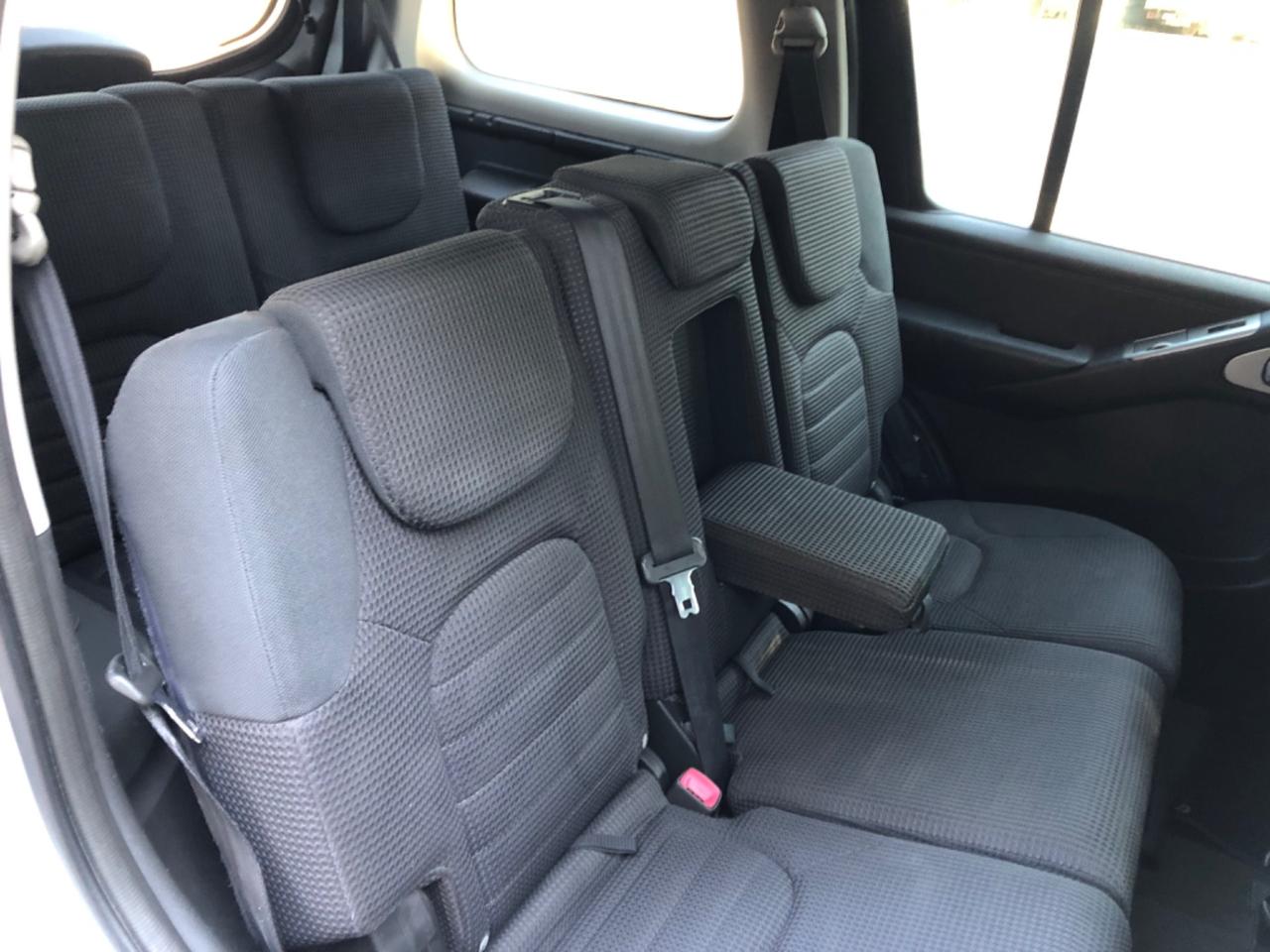 Nissan Pathfinder 2.5 dCi SE