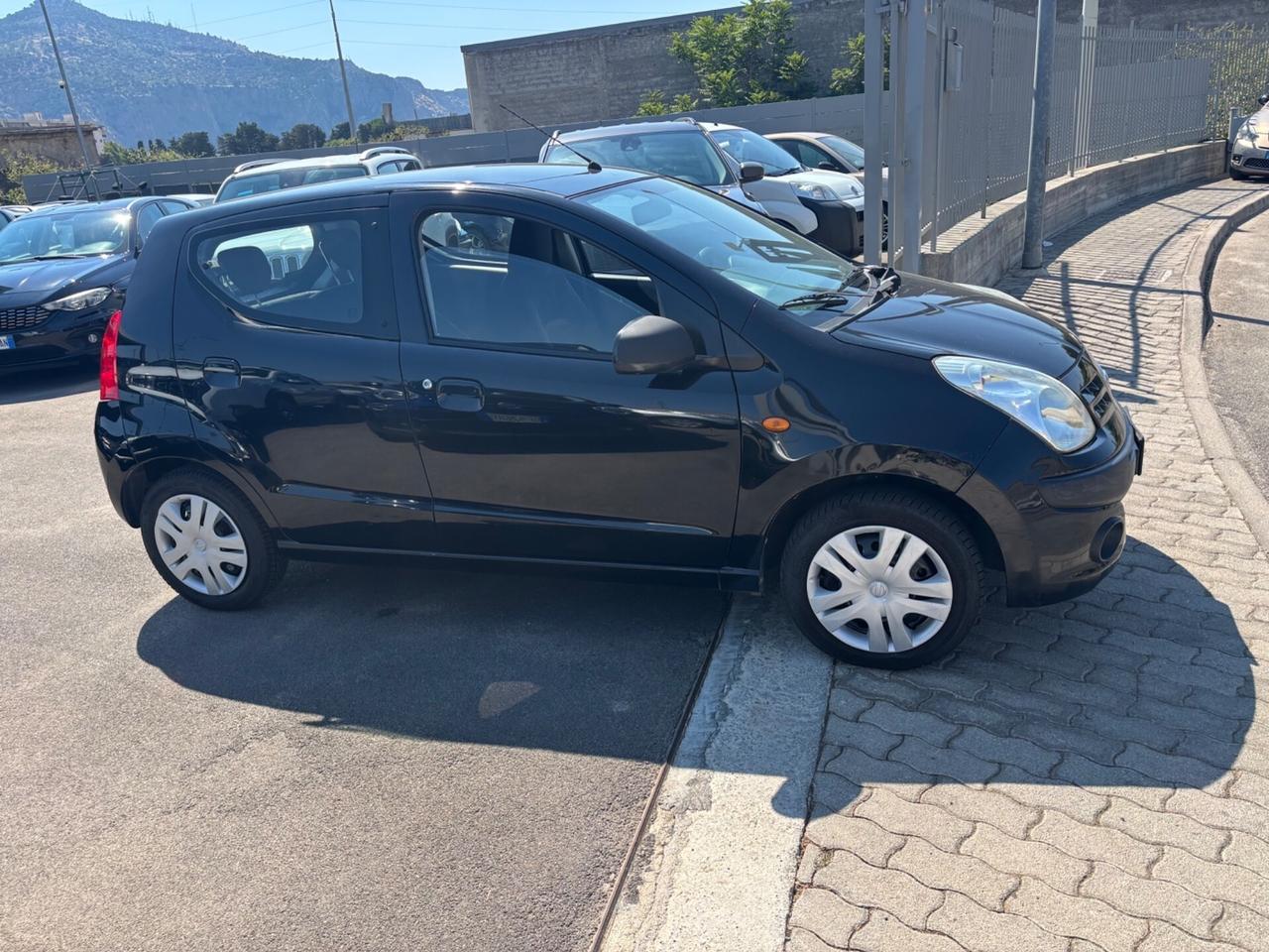 Nissan Pixo 1.0 5 porte Look