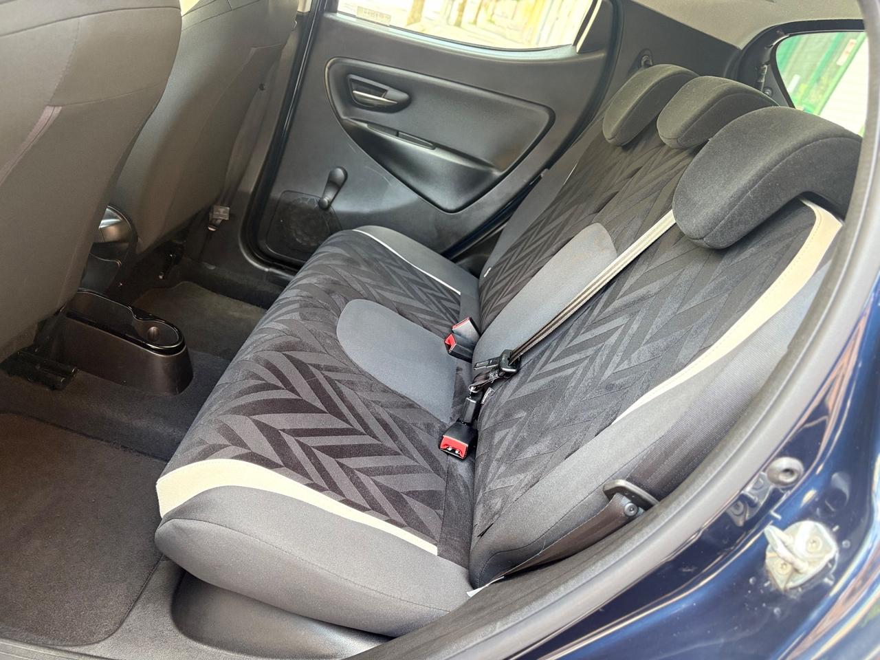 Lancia Ypsilon 1.2 69 CV 5P Gold UCONNECT Blue&Me
