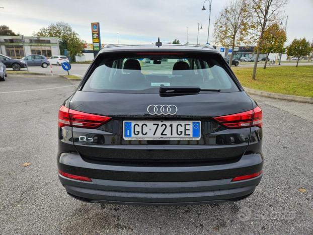 AUDI Q3 35 TDI S tronic Business