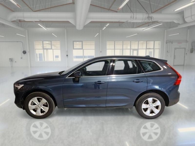 VOLVO XC60 B4 D automatico Momentum Pro