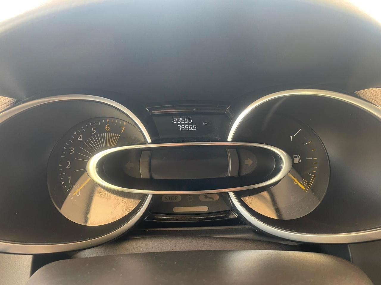 Renault Clio 1.2 75CV 5 porte Costume National