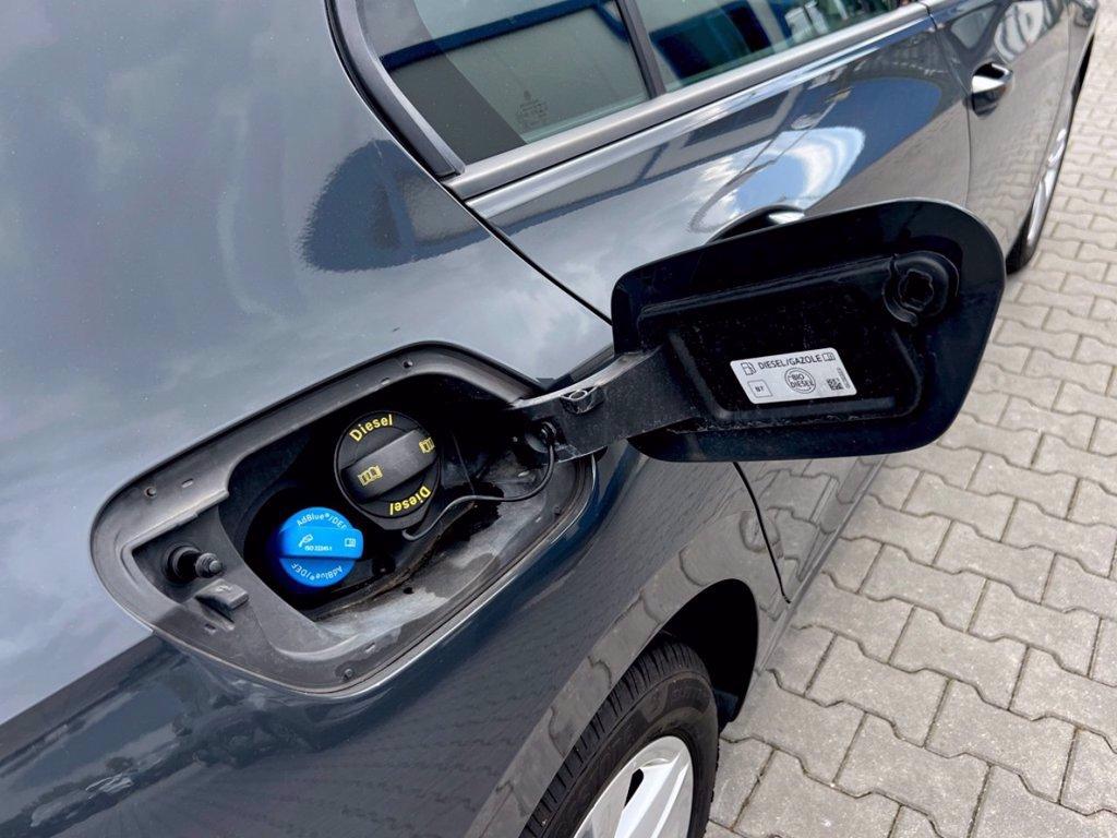 VOLKSWAGEN Golf 2.0 TDI SCR Life del 2020