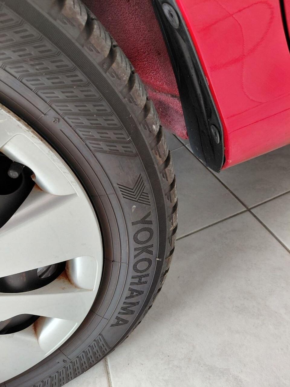 Toyota Yaris 1.0 5 porte Lounge KM 56.600