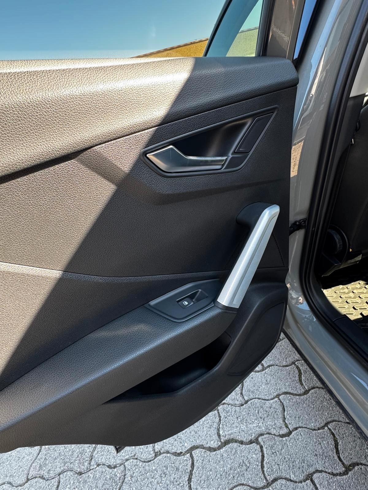 Audi Q2 30 TFSI Business