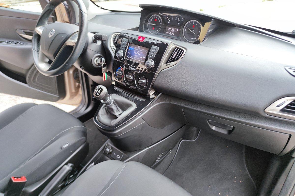 LANCIA Ypsilon 1.0 FireFly 5 porte S&S Hybrid Ecochic Gold