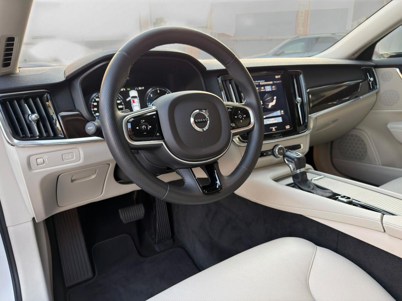 Volvo S90 D5 AWD Geartronic Momentum