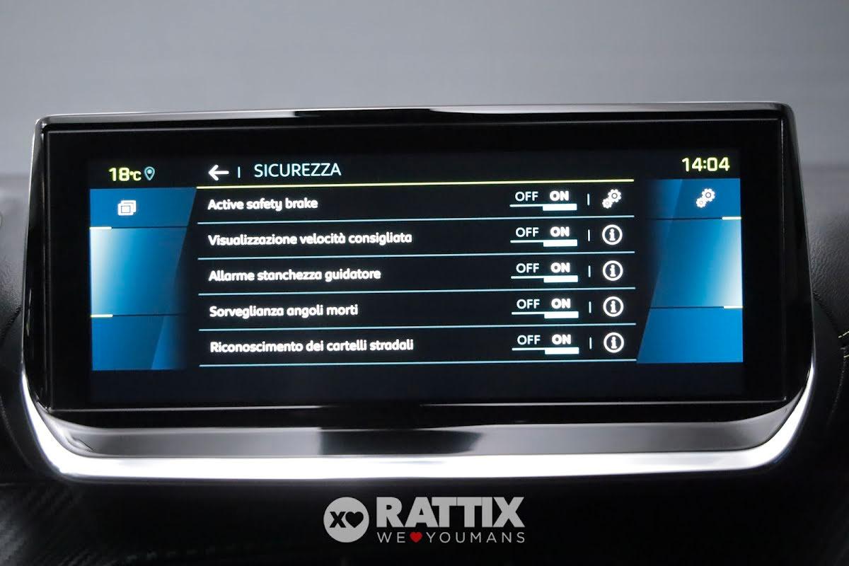 Peugeot e-2008 motore elettrico 100kW GT