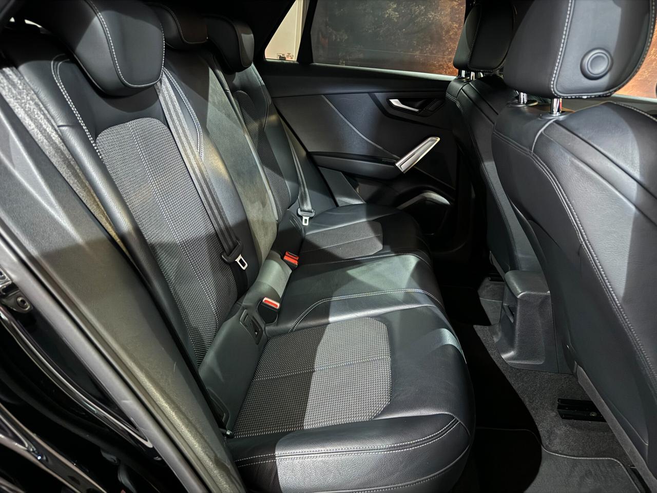 AUDI Q2 1.6 TDI S-TRONIC S-LINE NAVI PELLE XENO 18