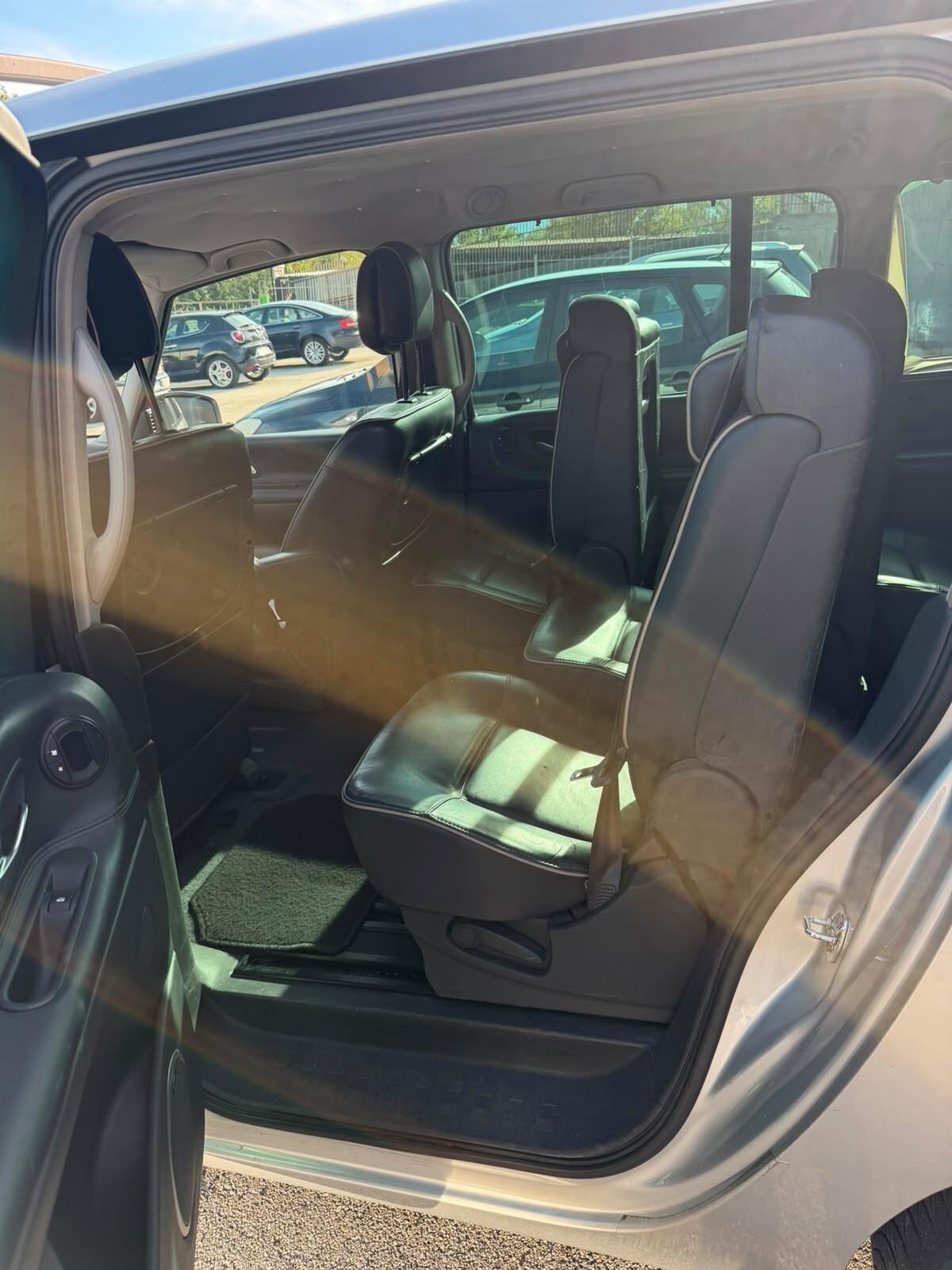 Renault Espace Grand 2.0 dCi 175CV Initiale