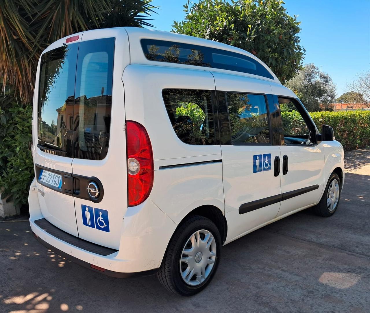 Fiat Doblo EURO 6 TETTO ALTO TRASPORTO DISABILI