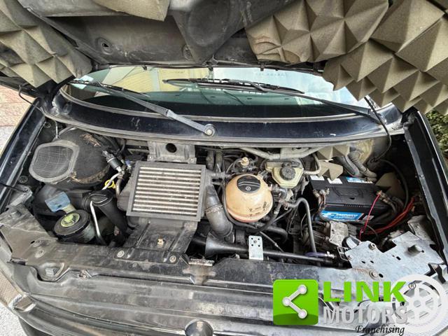 VOLKSWAGEN Transporter Transp. 2.5 TDI/102CV cat PL Caravelle