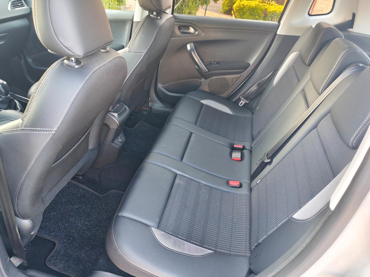 Peugeot 2008 BlueHDi 100 S&S Allure