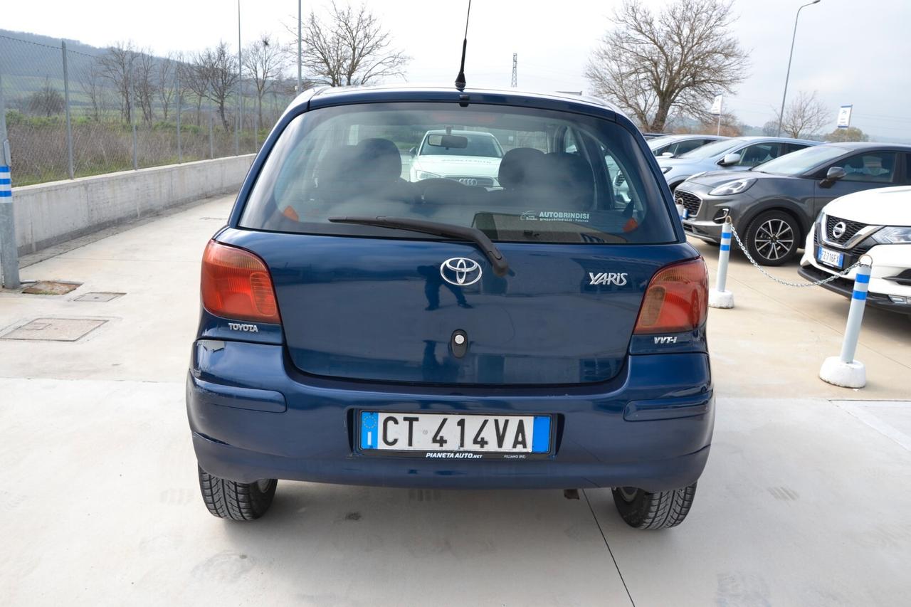 Toyota Yaris 1.0i 16V cat 5 porte Sol