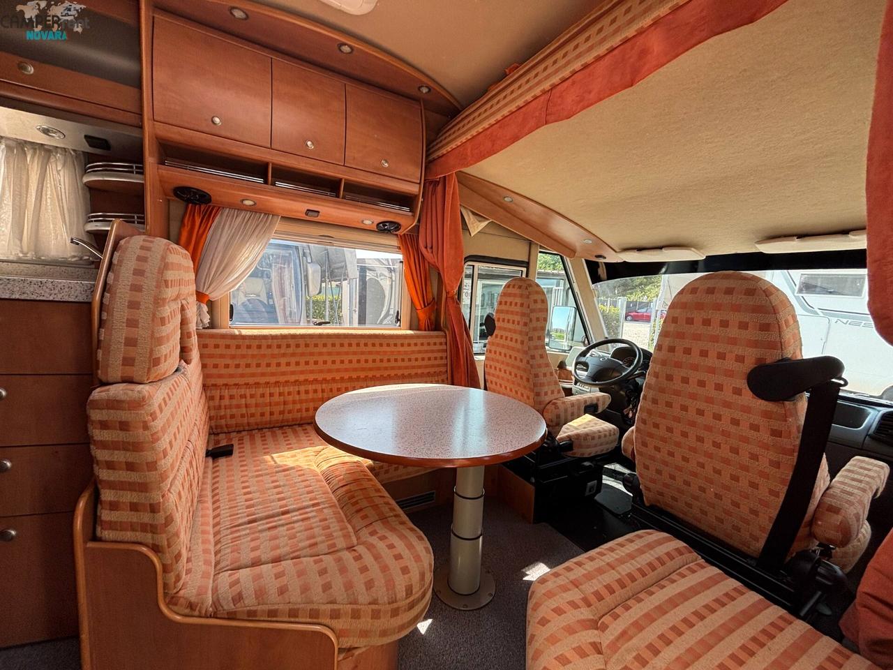 CARTHAGO CHIC I 47 - motorhome con letto matrimoniale in coda ed ampio garage