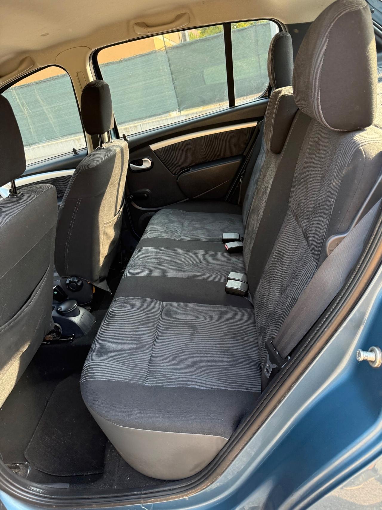 Dacia Sandero 1.4 Gpl - NEOPATENTATI - 12 MESI DI GARANZIA -