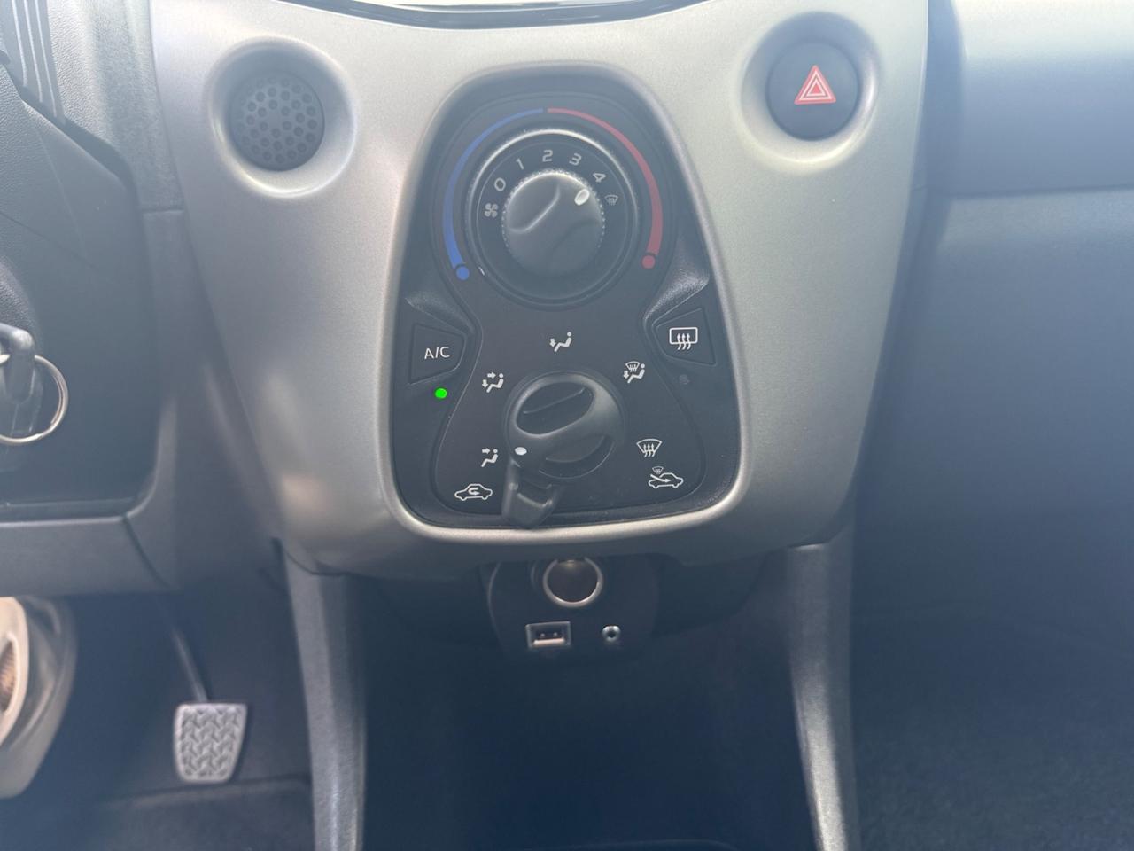 Peugeot 108 VTi 68 5 porte Active TOP!
