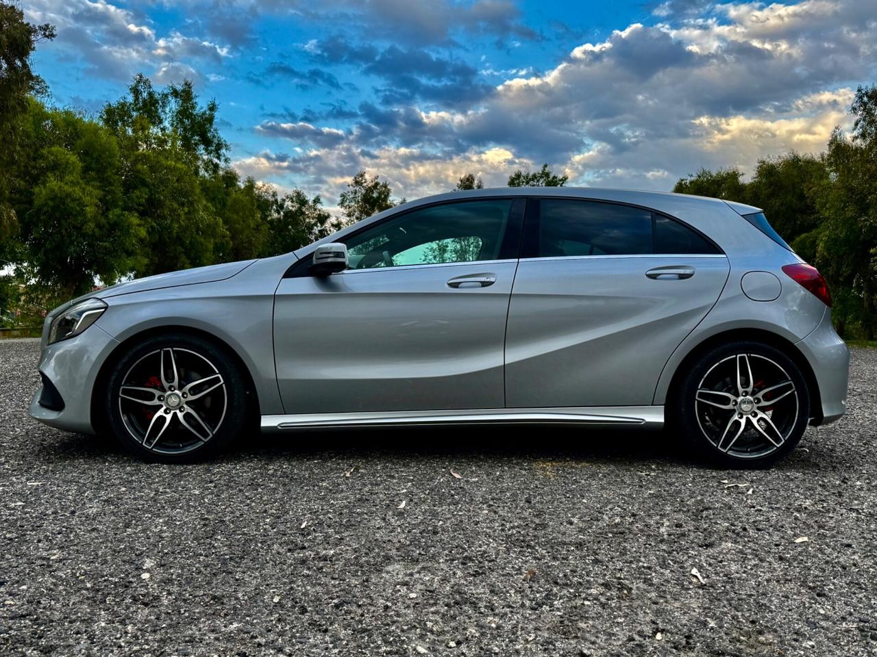 MERCEDES-BENZ A 200 D 136 CV AMG PREMIUM PLUS