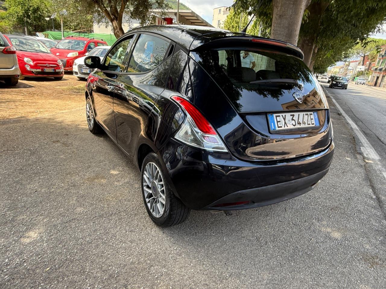 Lancia Ypsilon 1.2 69 CV 5 porte S&S Silver