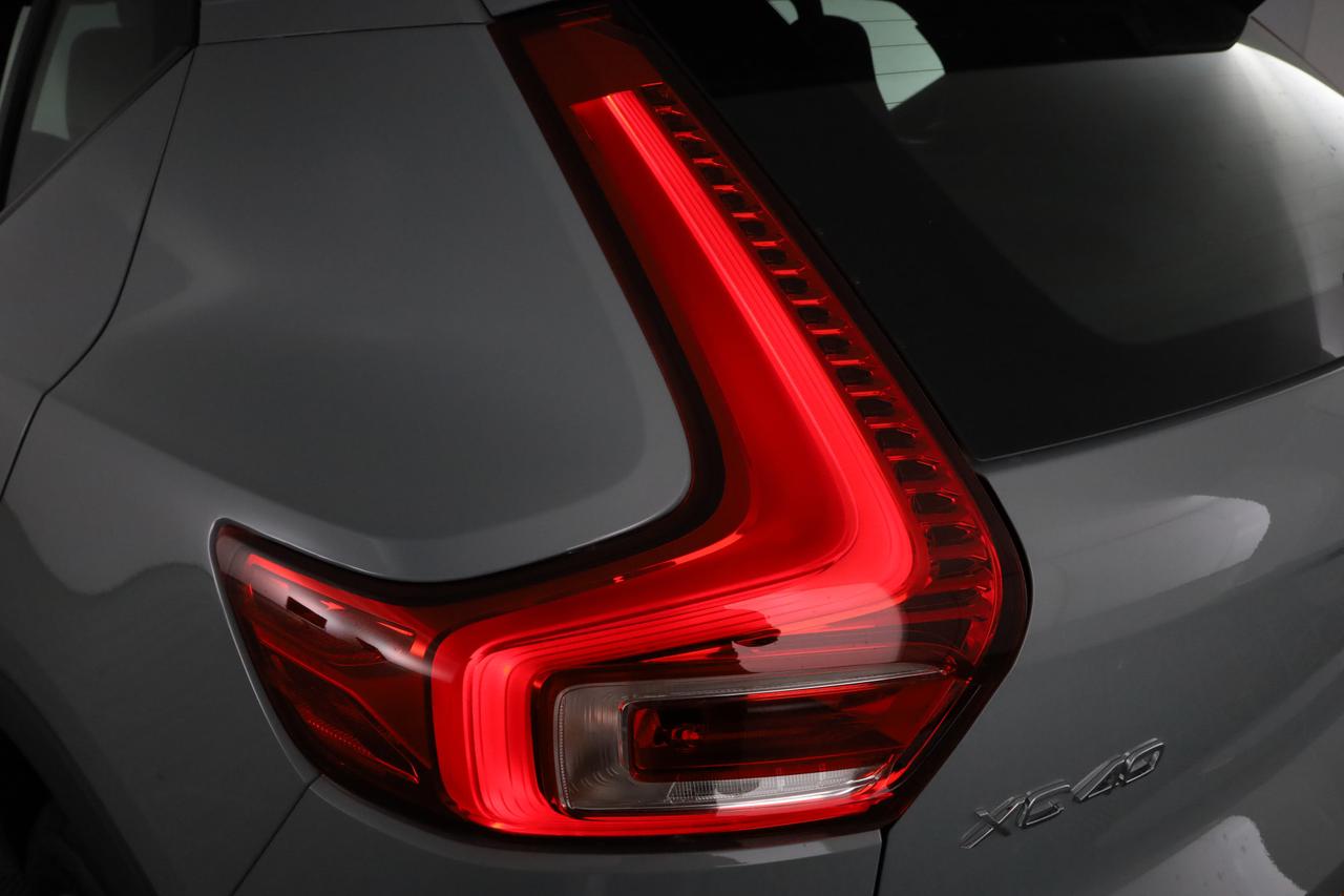 VOLVO XC40 (2017--->) XC40 B3 automatico Plus Dark