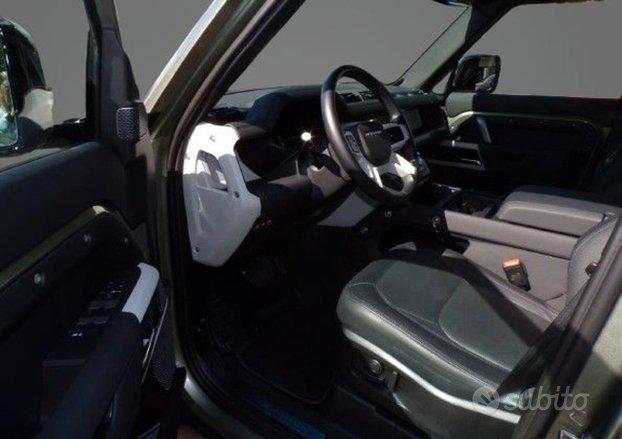 LAND ROVER Defender 110 3.0D I6 200 CV AWD Auto