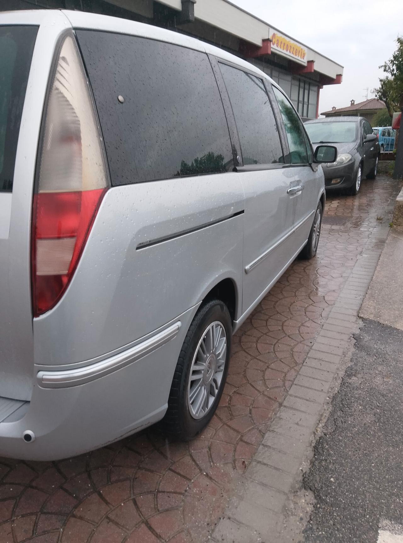Lancia Phedra 2.2 MJT Platino