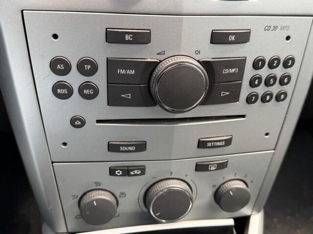 Opel Astra 1.4i 16V cat 3 porte adatta a neopatentati