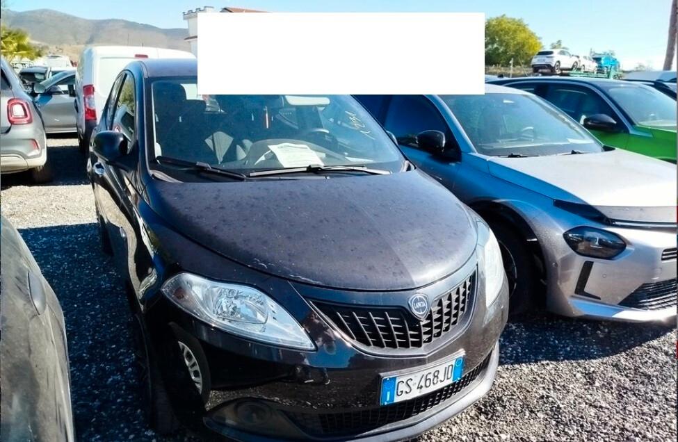 LANCIA YPSILON 1.0 FIREFLY 69CV 6M. HYBRID ORO ( BLUETOOTH )